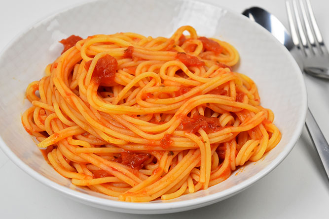 Spaghettis à la sauce tomate sans gluten