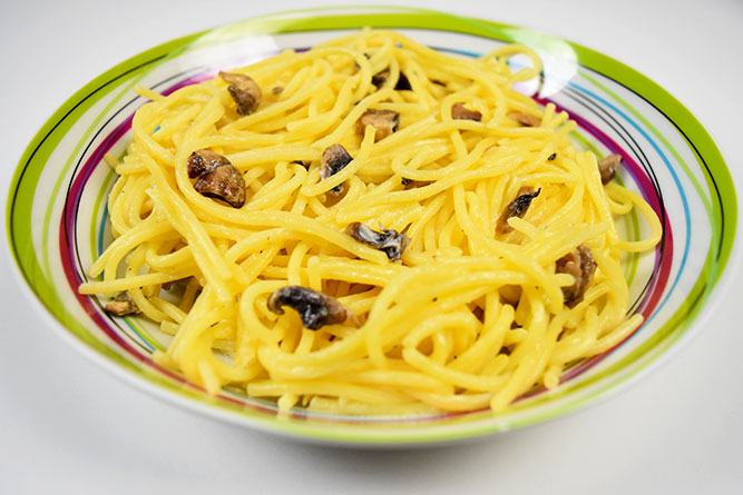 Spaghettis aux champignons et à la crème sans gluten